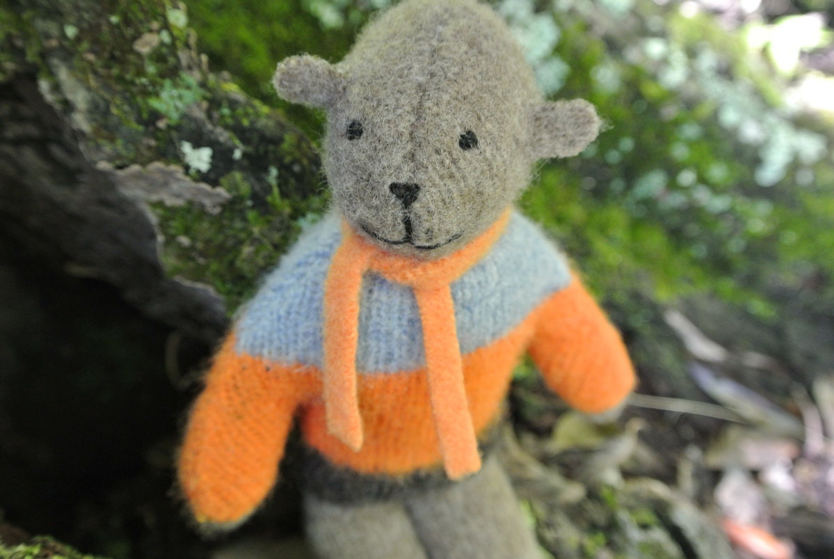 Pogo - Jody, handmade small bear, repurposed wool.