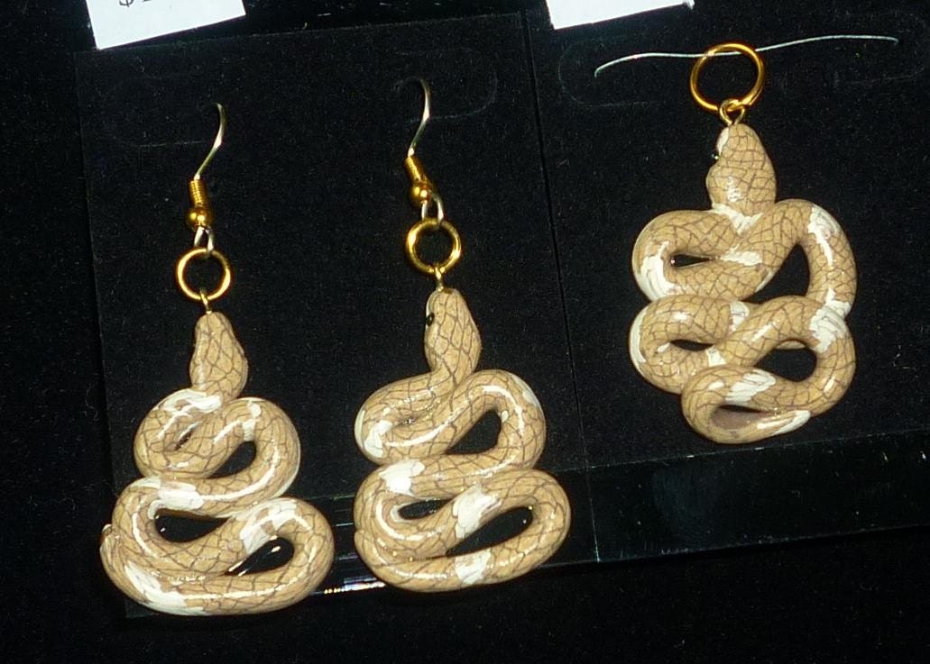 Costume Jewelry Snake Earrings and Necklace Pendant Set Cream and Tan Scales Halloween Costume accessory