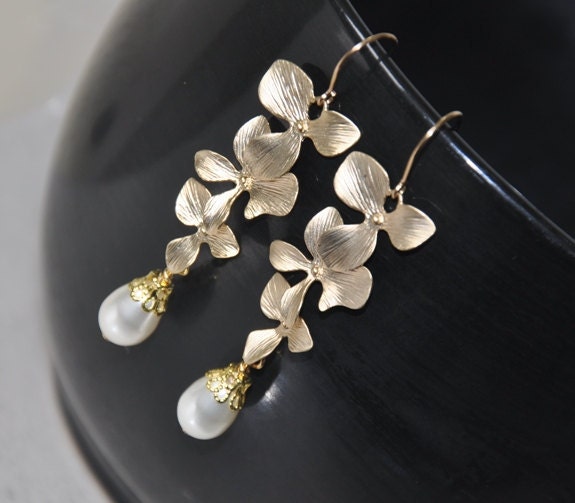 Bridal Earrings, Dangle Earrings, Gold Earrings, Swarovski pearls, Gold Filled Earwires, Wedding Jewelry, Orchid Flowers