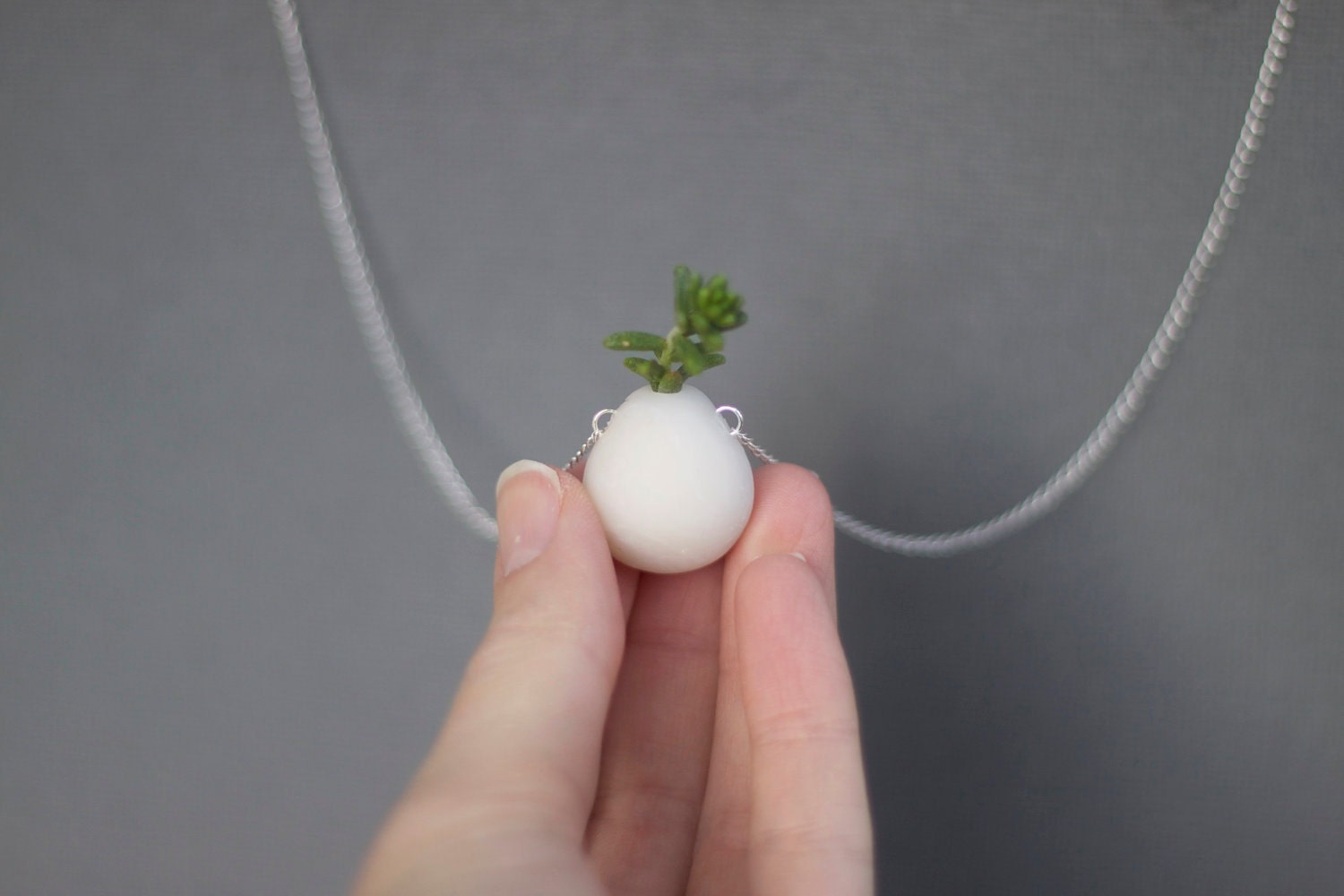 Simple Vaus // Sterling Silver Terraria Vase Necklace
