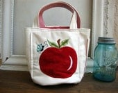 Adorable vintage apple golf/tennis bag