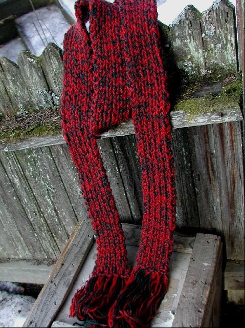 uRClassic.Skinny.Red . . . Scarf