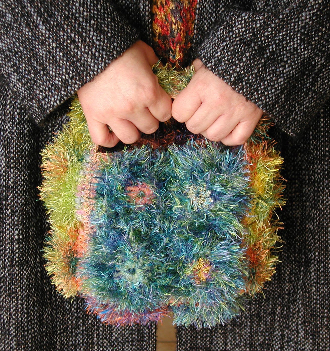 Funny Chic MiniBag: mini faux-fur plump handbag, multicolor in green, orange, yellow and blue