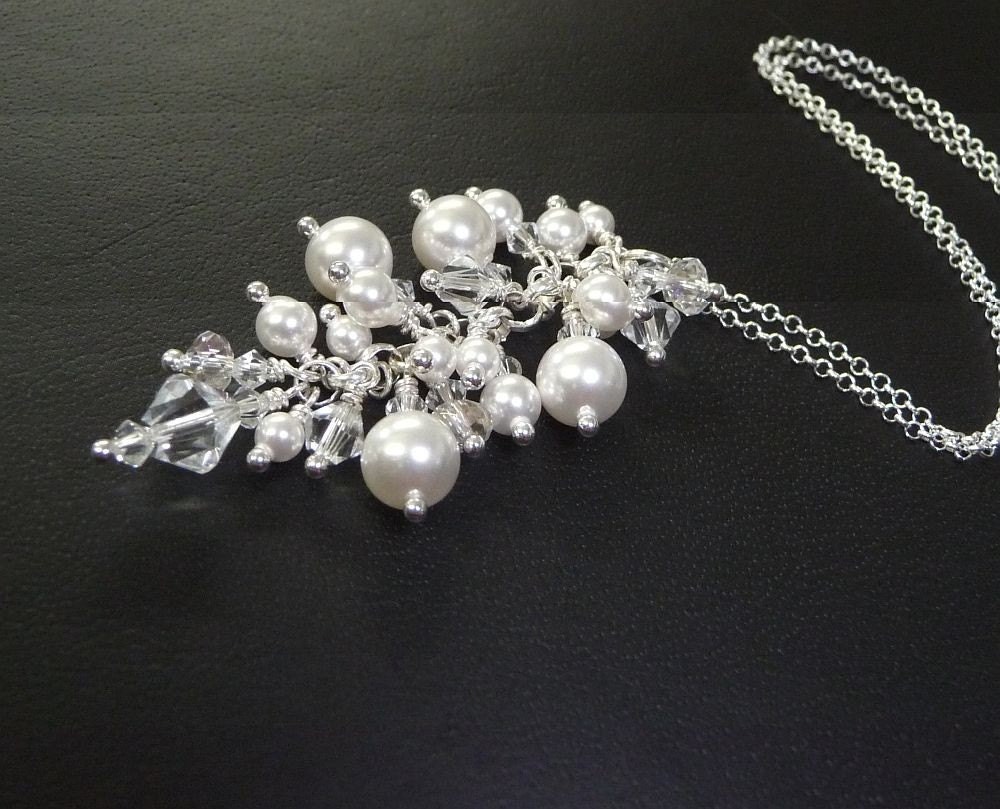 Pearl Necklace, Pearl Cluster Necklace, Beaded jewelry, Wedding jewelry, White pearl pendant