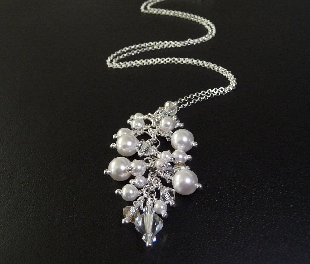 Pearl Necklace, Pearl Cluster Necklace, Beaded jewelry, Wedding jewelry, White pearl pendant