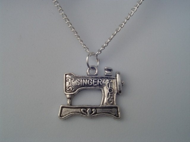 sewing machine NECKLACE silver plated the perfect gift for a SEAMSTRESS