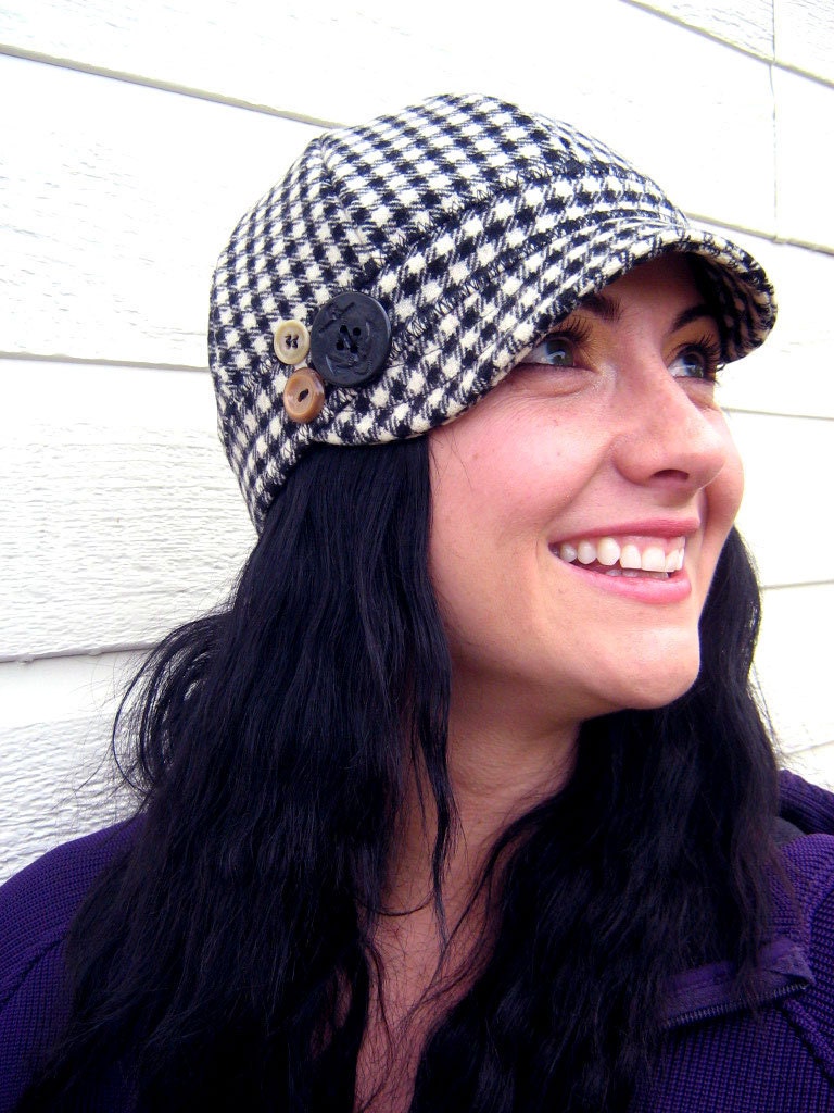 Women's Checkered Hat Size Medium