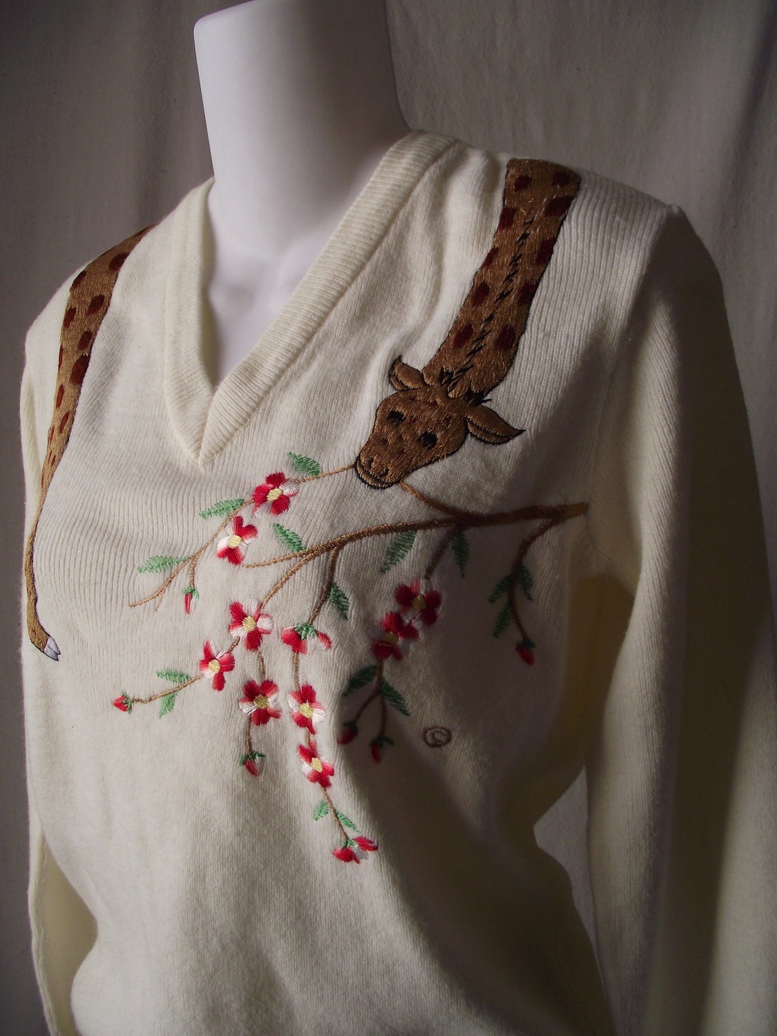 Vintage Sweater V Neck with Giraffe Embroidered Details Medium