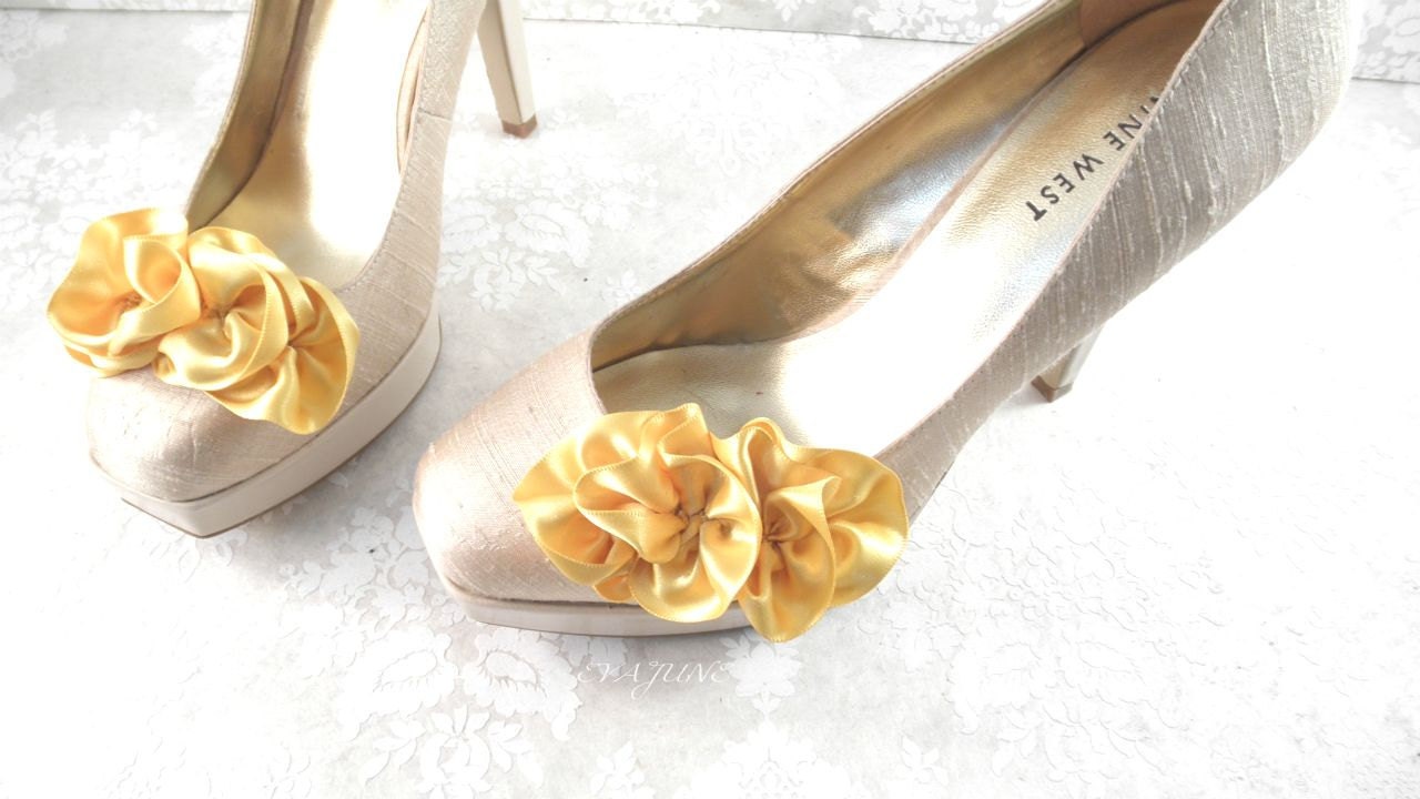 Yellow Gold Shoe Clips - Ruffle Parisian Glamour.