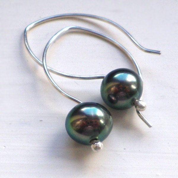 Black green Tahitian Pearl marquise arch silver hook earrings. Forest peacock teal short dangle. Bridal, wedding, June birthstone jewellery
