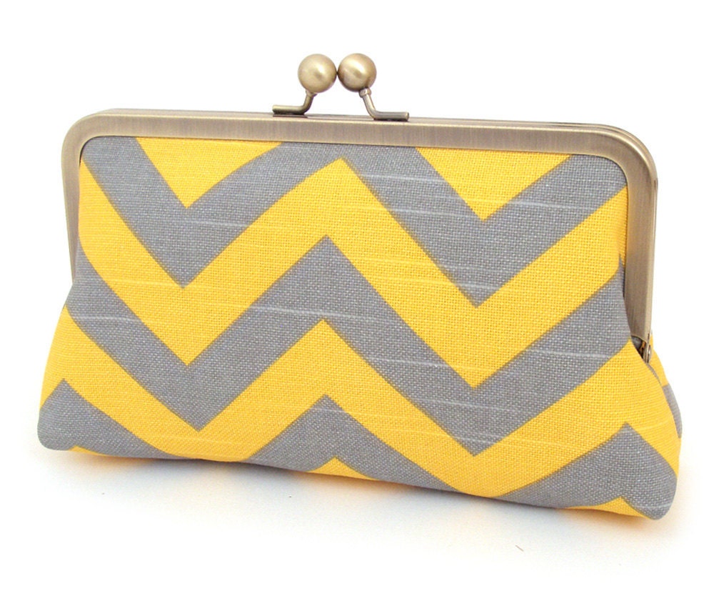 Chevron clutch : Silk-lined purse
