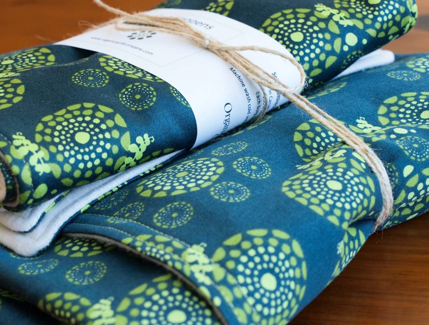 Organic Baby Blanket and Burp Cloths Set in EYES of the WORLD
