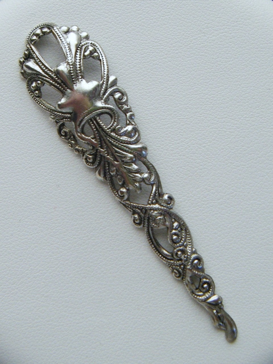 1 - Victorian Floral ORNAMENT PANACHE Antique Ox Silver Brass Jewelry Findings (F)