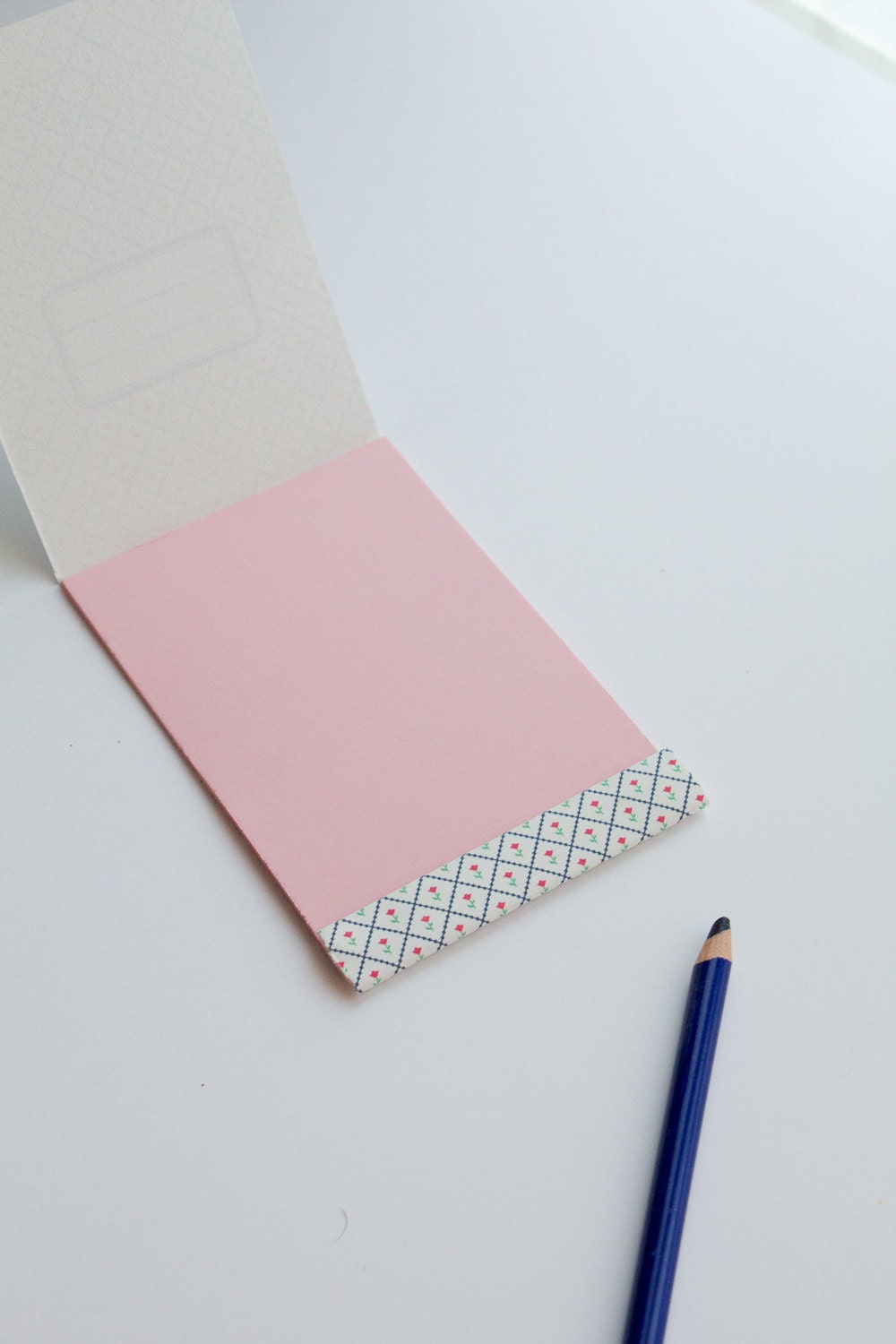 Matchbook notepad Blue and pink Retro flower pattern