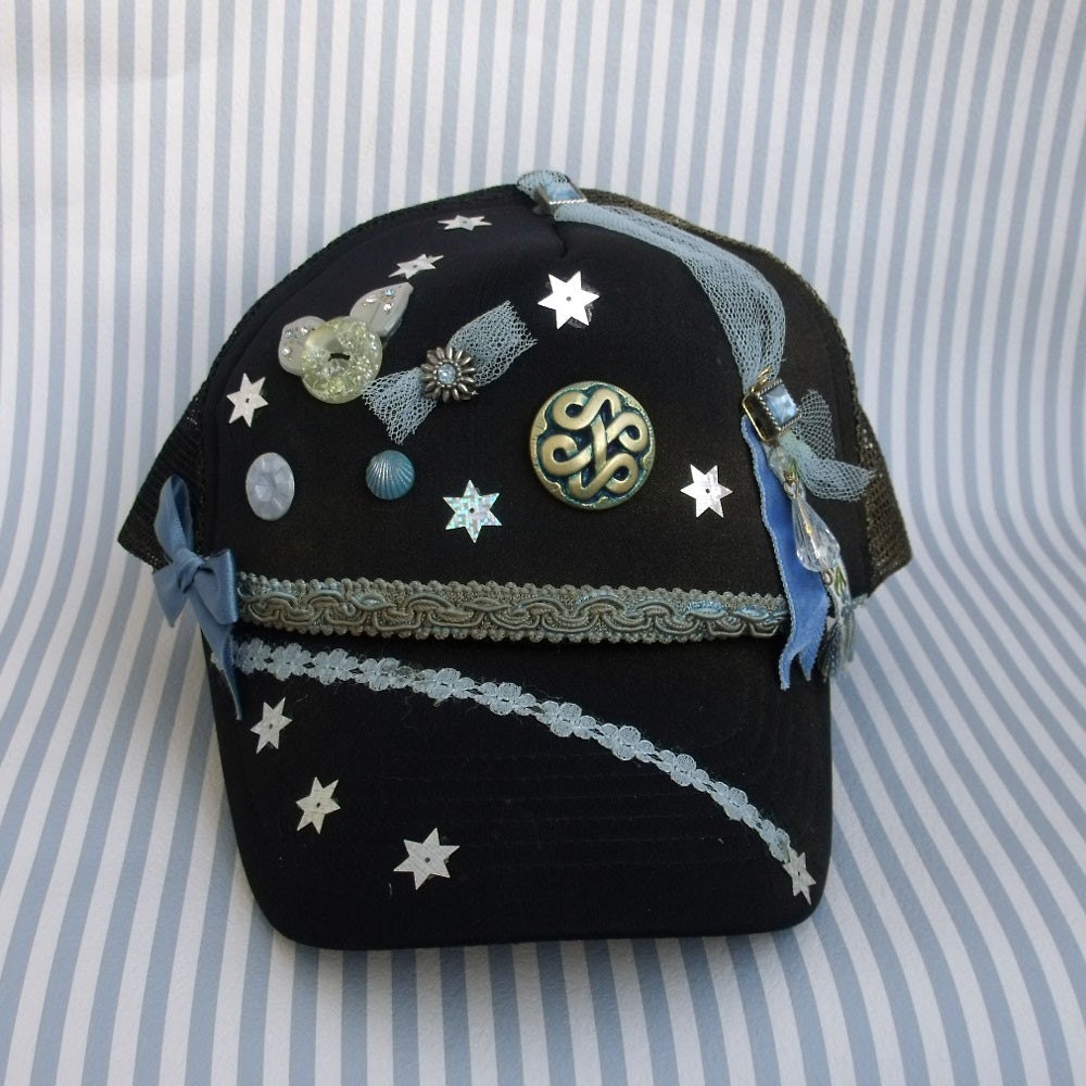 Vintage Jewelled BLACK glamour cap hat.. adjustable