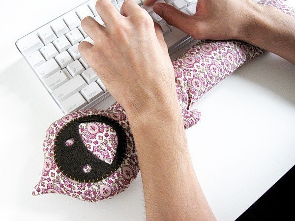 Keyboard Wrist Cushion With Brown Face