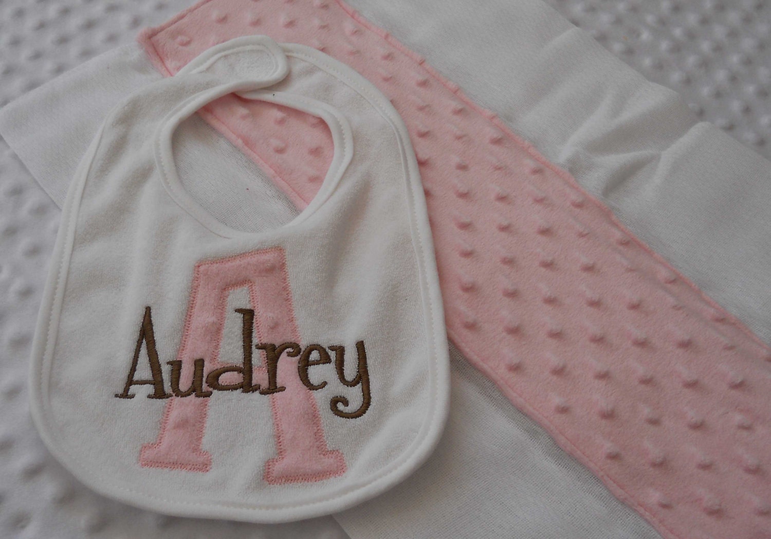Personalized Gift Set of 1 Baby girl Bib with Appliqued INiTiaL in MiNKy and embroidered name and 1 minky burp cloth in PiNK and BRoWN