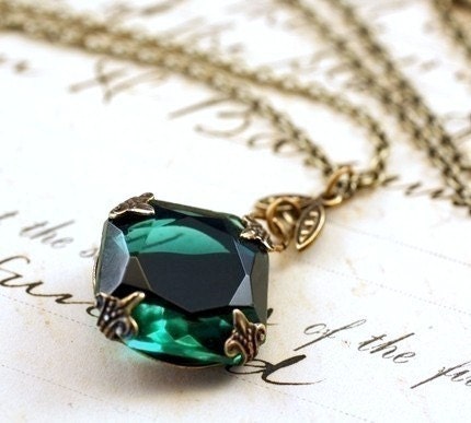 Emerald jewel necklace brass mayfair vintage style green