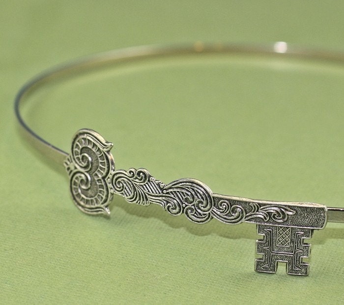 Skeleton key headband steampunk antique style silver