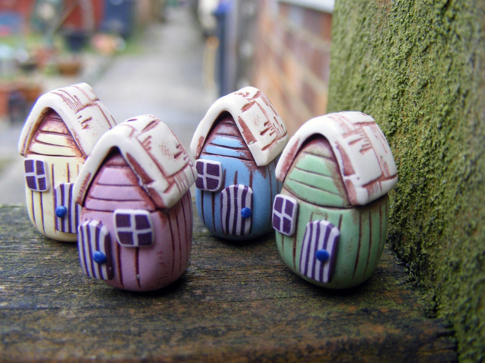 Beach Hut Bead