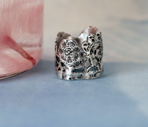 Four Flowers Lace Ring, size 8.5