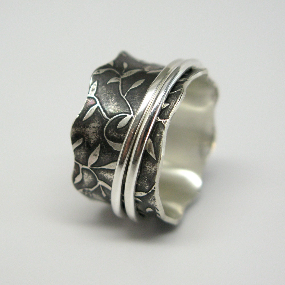 Leaf Pattern Sterling Silver Spinner Ring with Two Sterling Spinners