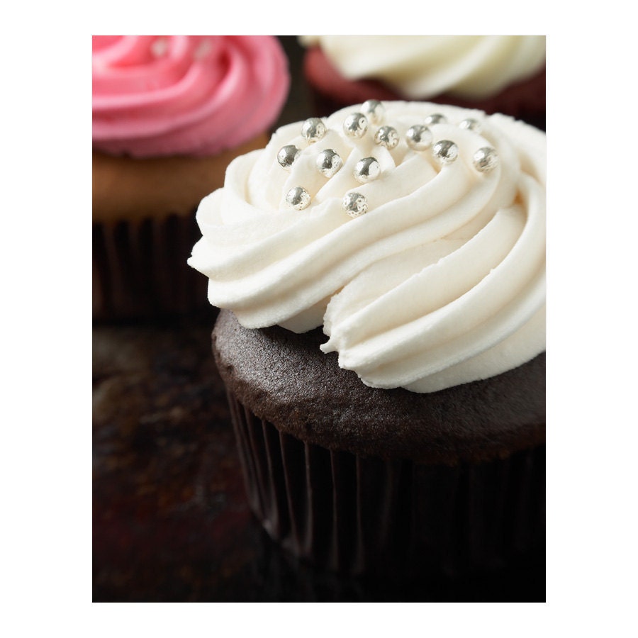 SPECIAL DEAL - Intimate Wedding, 8x10 photograph - Food photograph of a cupcake perfect for in a kitchen, SALE