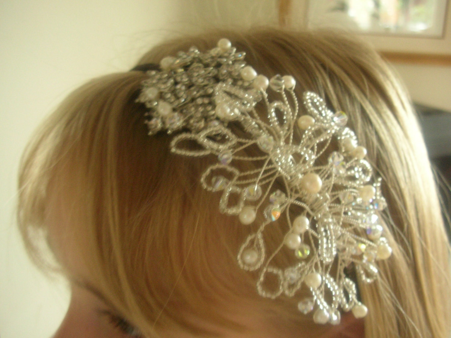 New handmade freshwater pearl, seed bead, swarovski crystal diamante brooch tiara