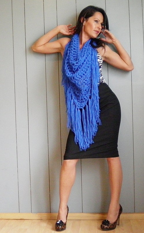 Blue Triangle Neckscarf by NonasNote