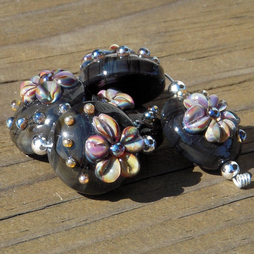 Handmade lampwork beads...Dragon Lily
