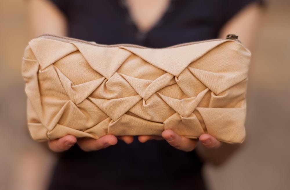 Piccola Ninfea pouch in cream