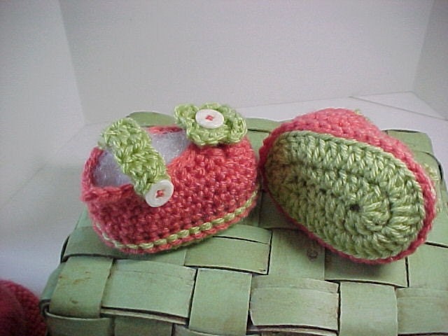 Pixie Hat and Bootie Set Knitted Peach 3 Sizes Available Nb to 12 mo sizes Adorable photography prop by cmu55