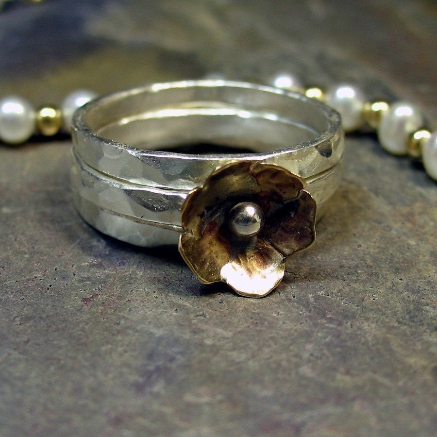 Stacking rings with brass flower - Petite Bloom