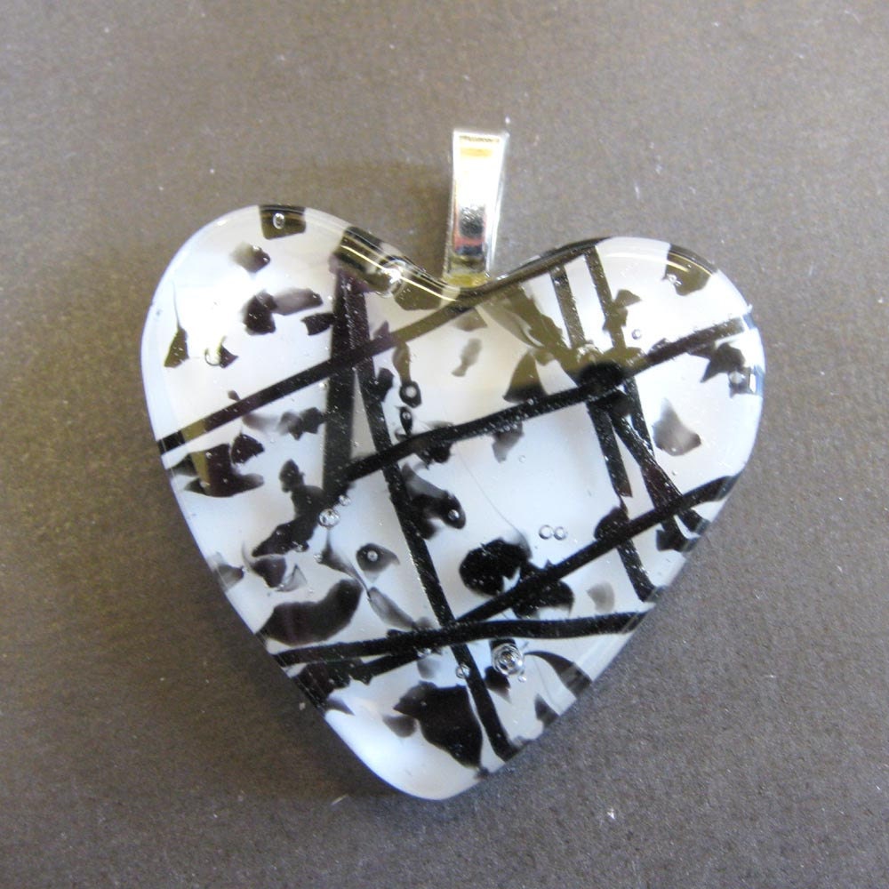 Glass Heart Pendant, Glass Heart Jewelry, Black and White Glass - Spicey - 3961