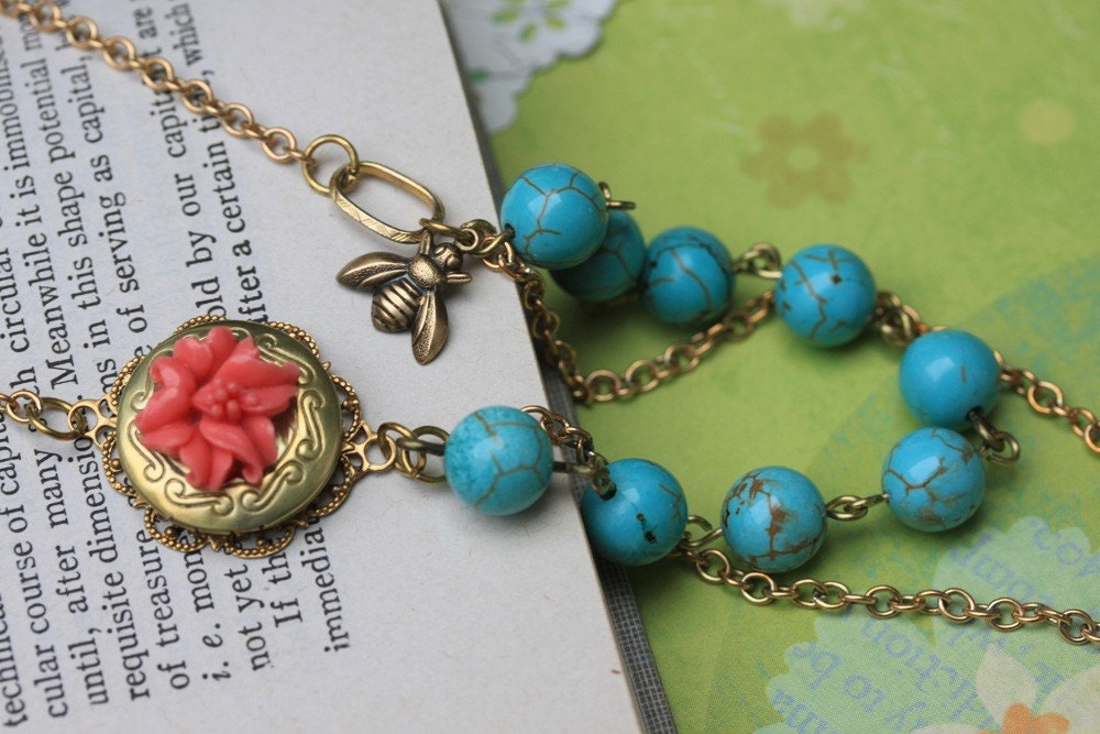 Bee Necklace Vintage Style, Bee Flower Necklace, Flower Locket necklace, Turquoise Necklace, Coral Flower Necklace, Vintage Jewelry