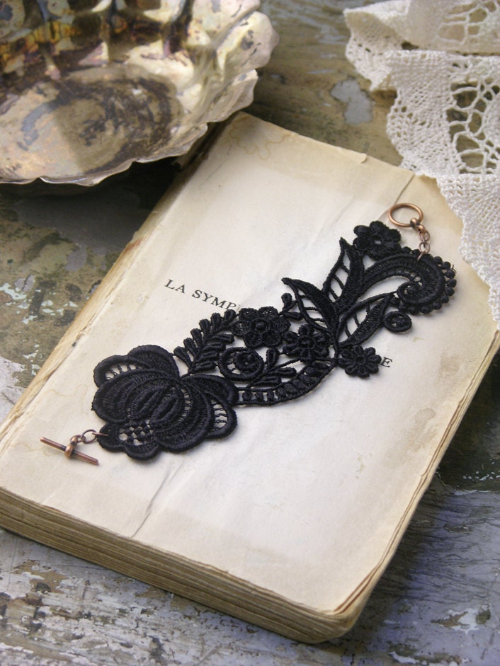 lace bracelet cuff -RHEA- black - floral fashion