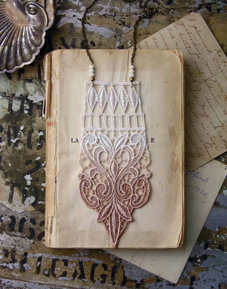 lace necklace- ANAIS- (ombre taupe)- statement necklace