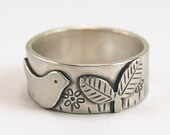 Tiny bird in the garden - ring