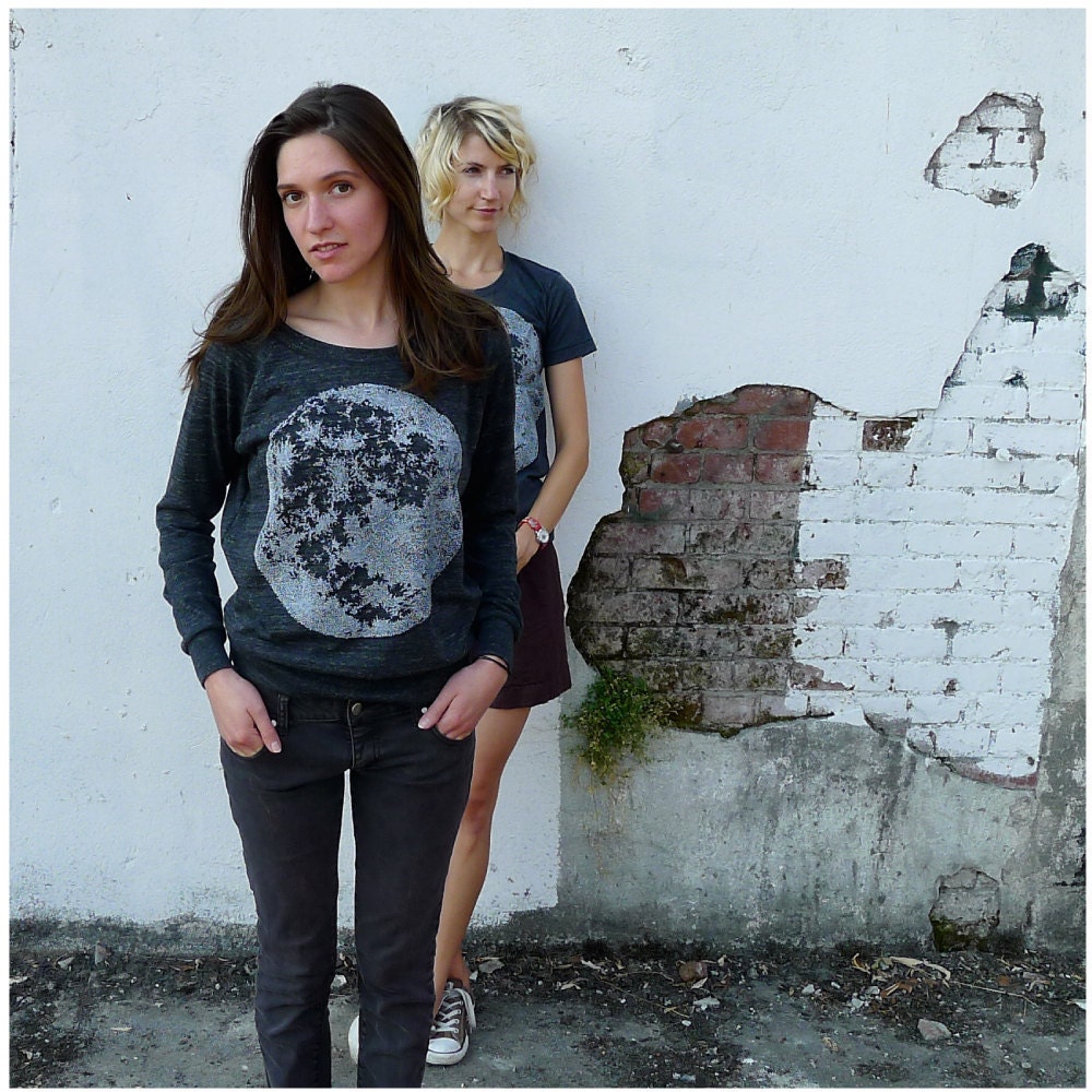 Womens shirt - raglan pullover - long sleeved tshirt - full moon print on heather black - slouchy top - spring fashion by Blackbird Tees