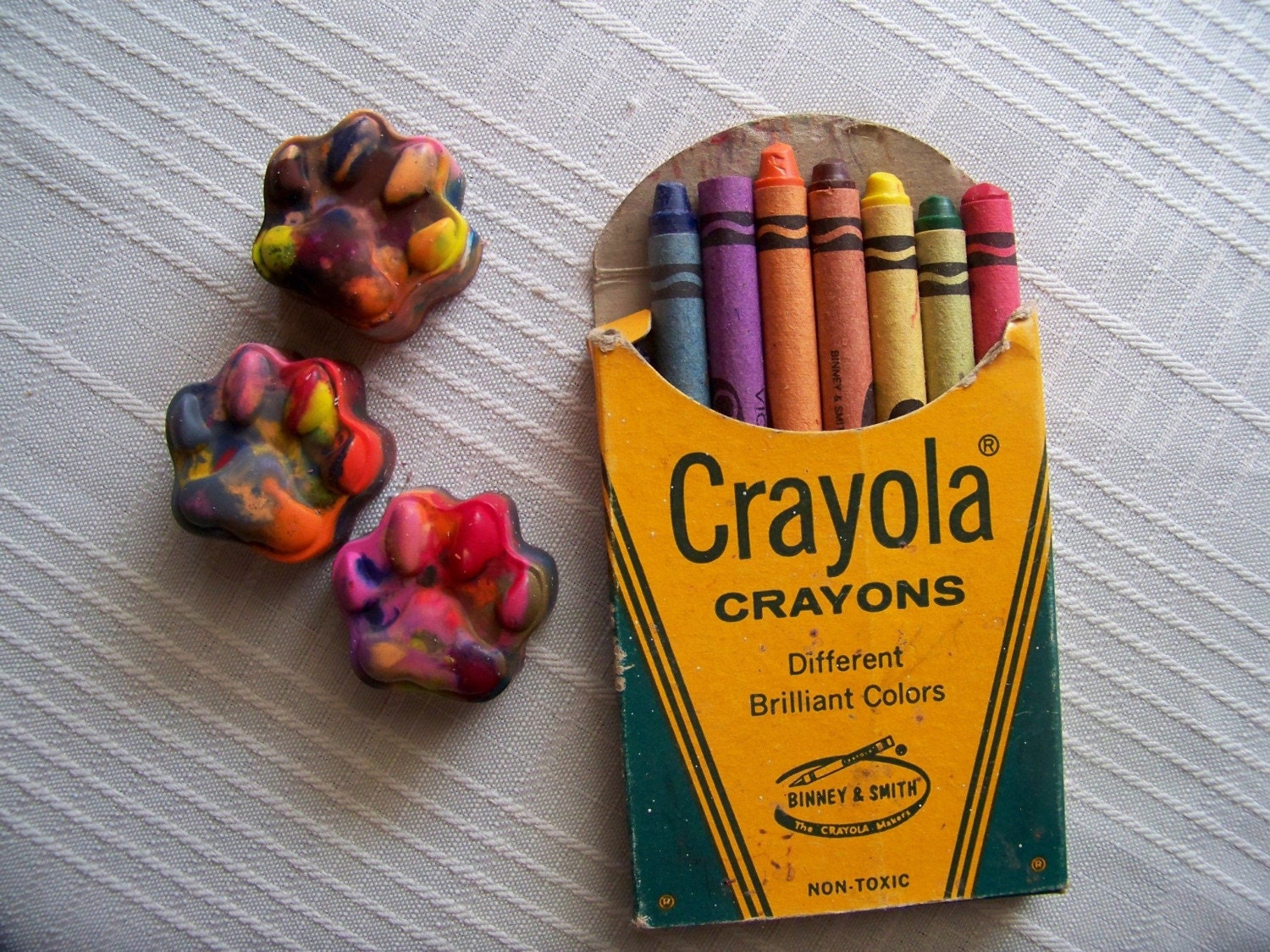Handmade Crayola Paw Print Shape Trio Crayons Dog Puppy  Gift Recycled Upcycle Easter Basket