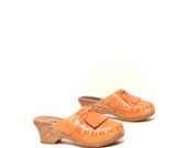 size 7 PLATFORM tan leather 70s FRINGE CLOGS resin heels