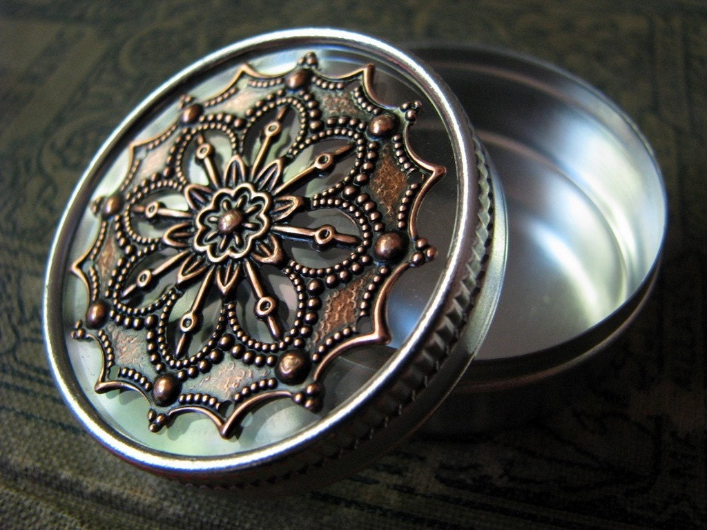 Filigree tin
