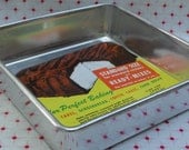 Vintage Mirro 8 by 8 aluminum baking pan with original label, great display item