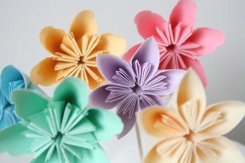 12 Flower Cupcake Toppers ' Spring Celebration '