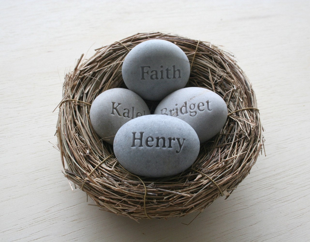 Mothers day gifts - set of 4 personalized engraved name stones in nest - Mom's Nest (c) by sjEngraving
