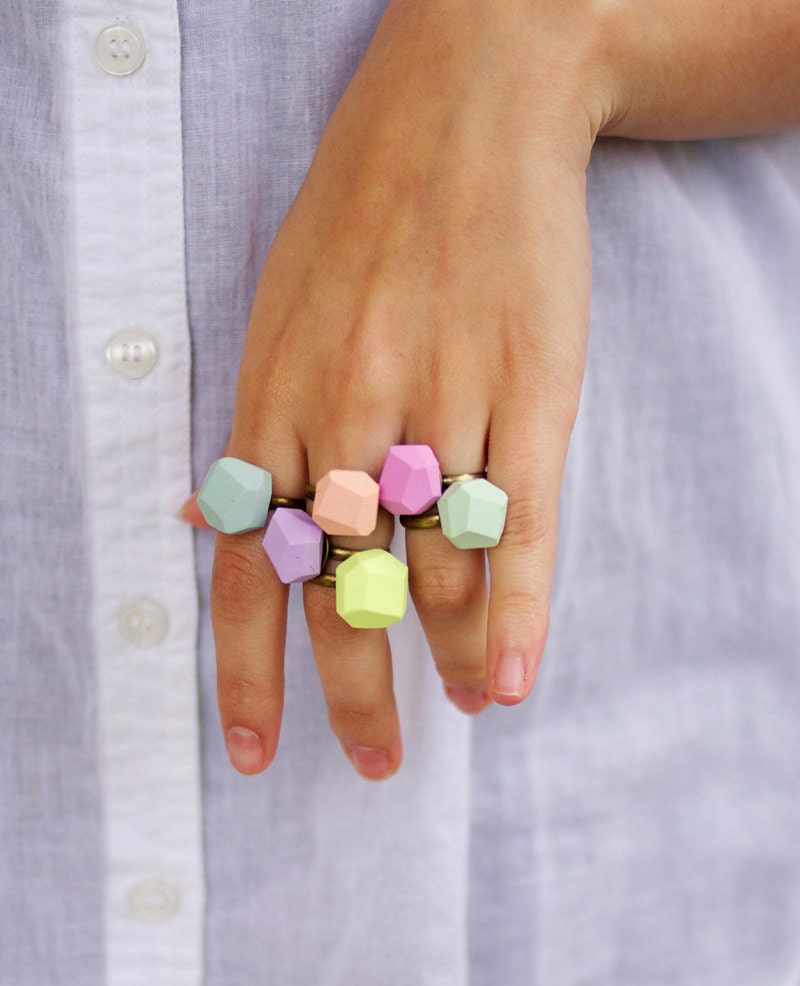 pale fuchsia geo ring