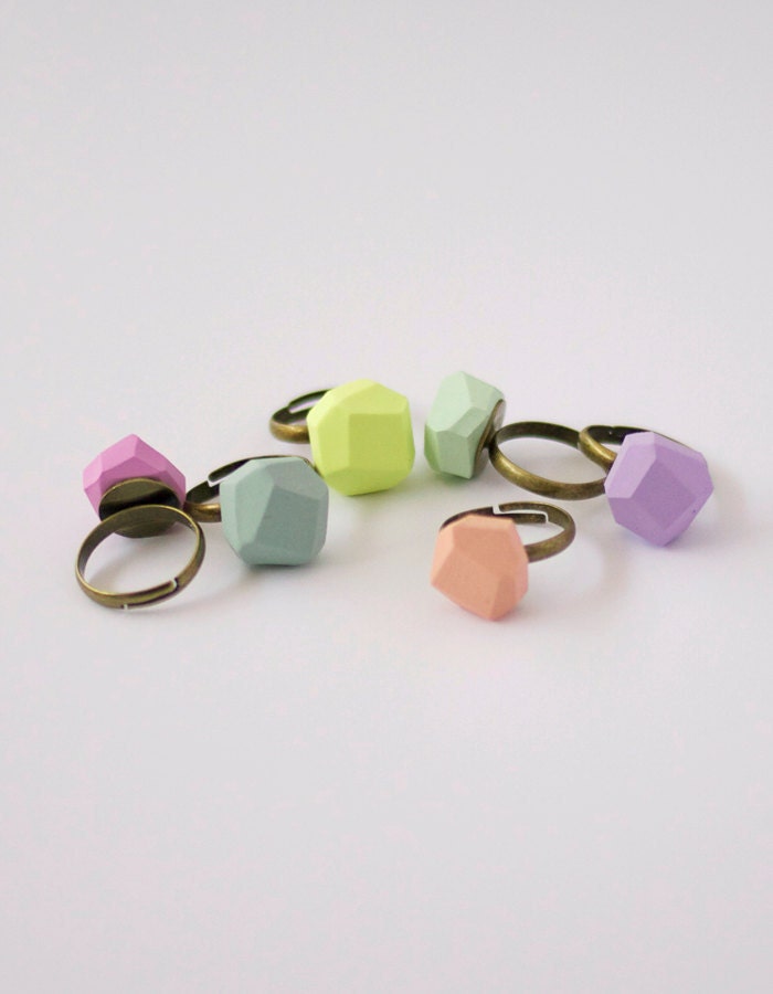 pale fuchsia geo ring