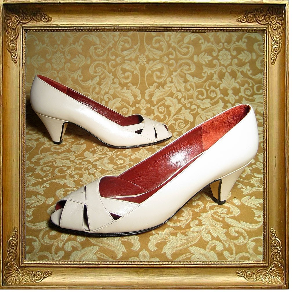 vintage 80s white leather Van Eli Italian peep toes sz 7.5