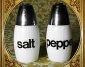70s Mod minimalist salt & pepper shakers.
