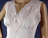 60s Tulip Pink Aristocraft by Superior Gown With Flower Appliques, 32 - Vintage Lingerie